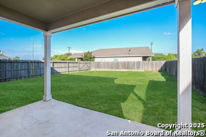 Building Photo - 8011 Willow Country