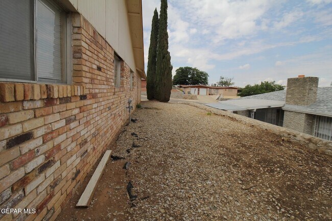 Building Photo - 3406 Moonlight Ave
