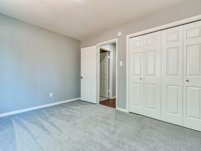 Building Photo - 1104 Quail Ln