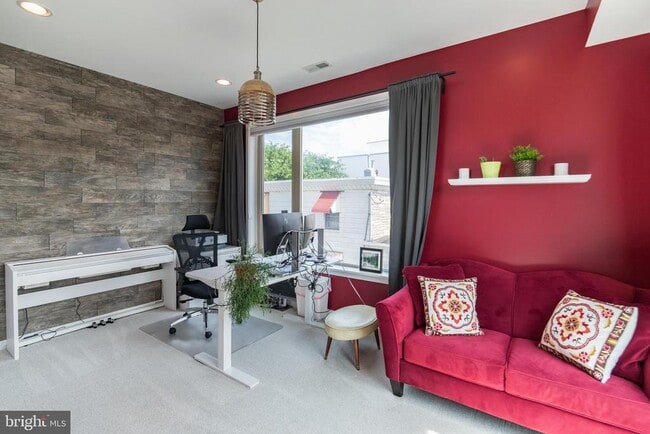 Building Photo - 2029 E Huntingdon St