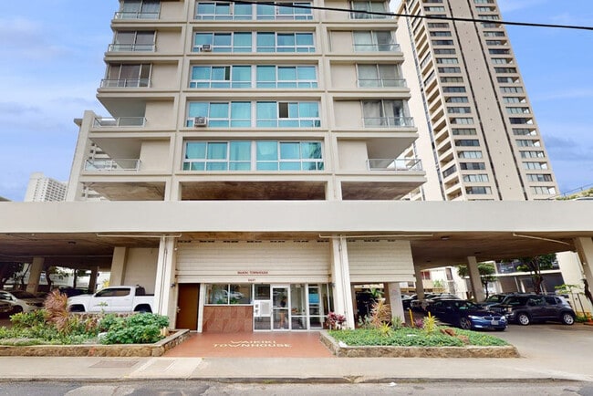 Building Photo - 2421 Tusitala St