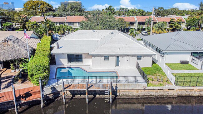 Building Photo - 2810 NE 60th St