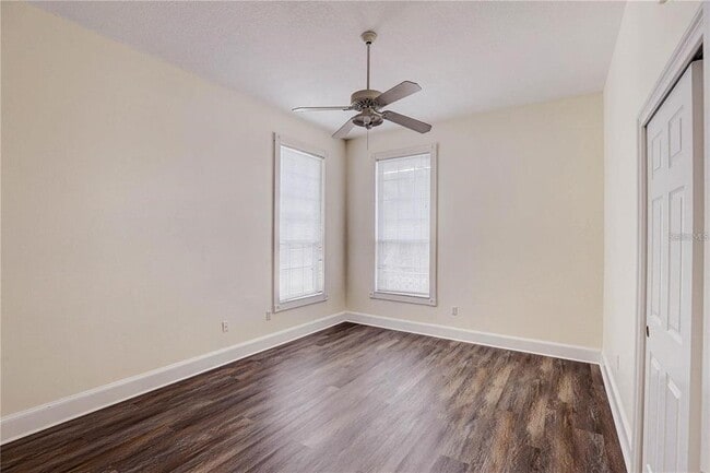Building Photo - 2208 Hampstead Ct