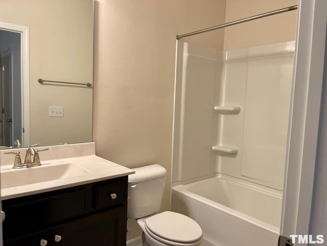 Building Photo - 1116 Finch Ct