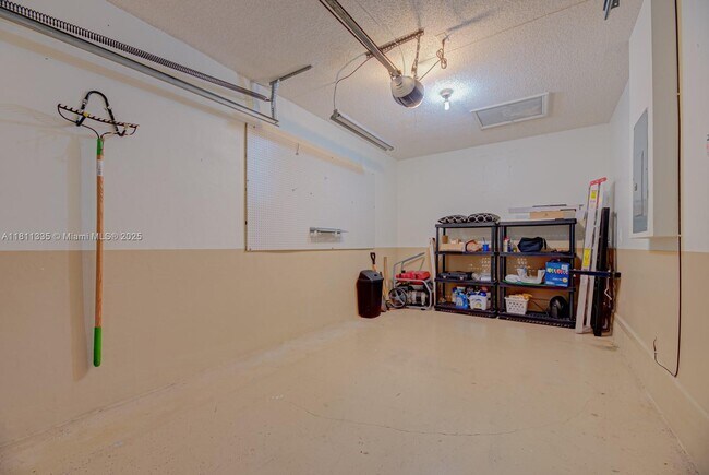 Building Photo - 14133 SW 154th Pl