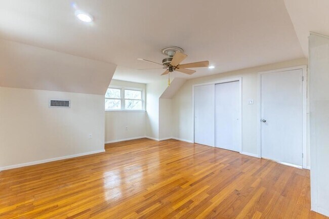 Building Photo - 4419 Knight Dr
