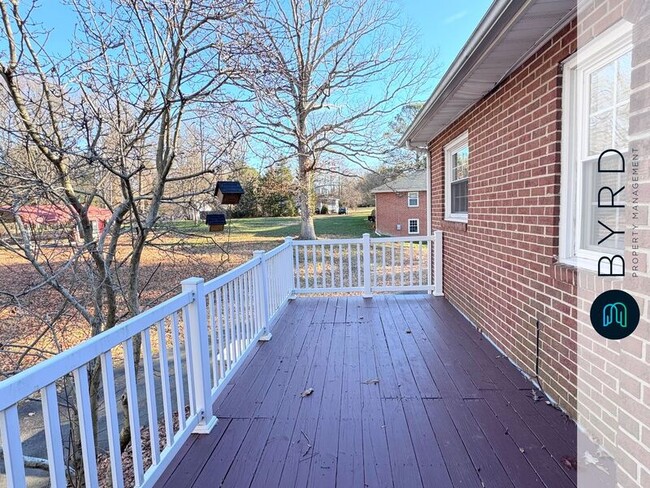 Building Photo - 5000 Jessup Rd