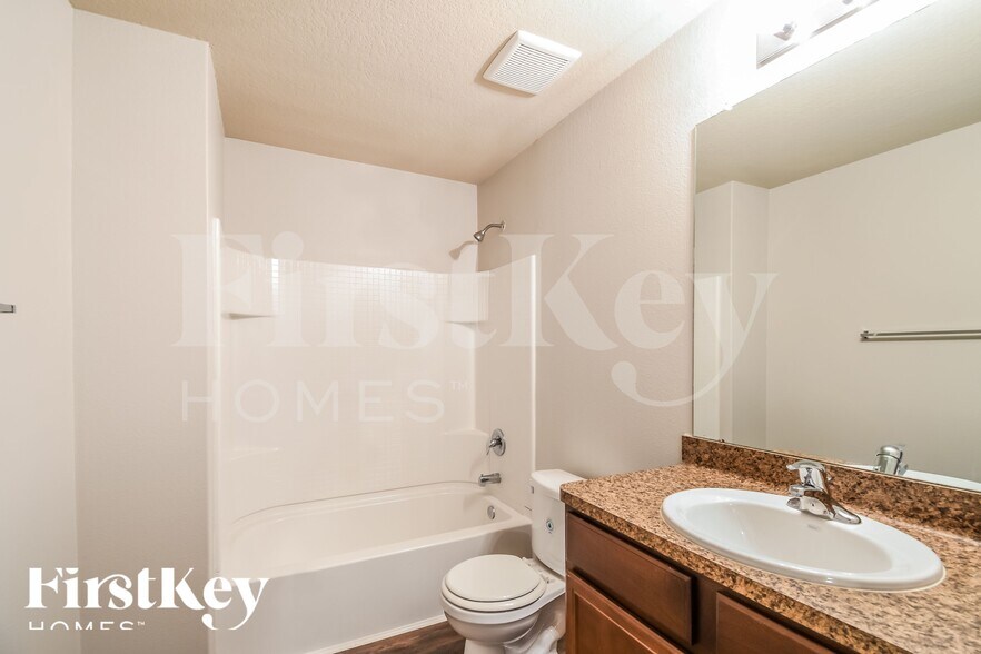 Building Photo - 5931 Golden Cove Rd