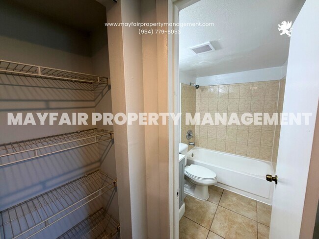 Building Photo - 4417 Treehouse Ln