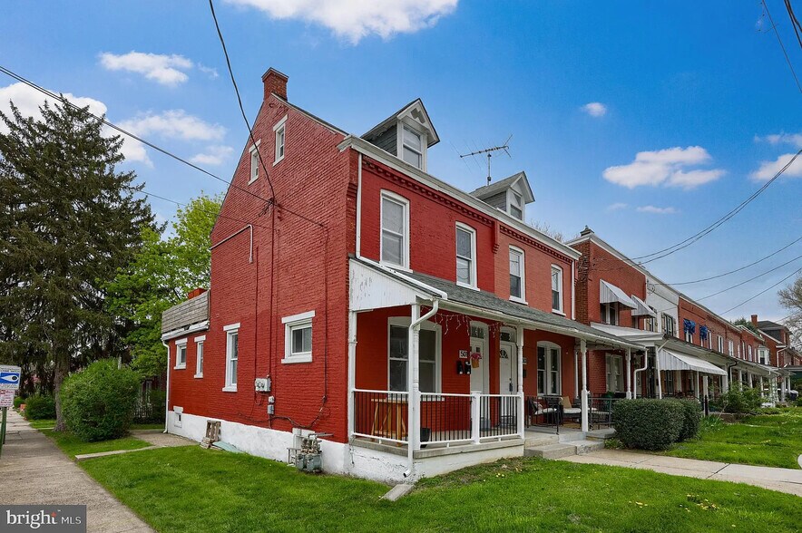 Building Photo - 501 Pearl St