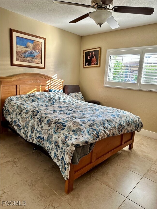 Building Photo - 3766 SE 6th Ave