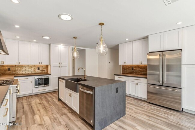 Building Photo - 9046 N 28th St