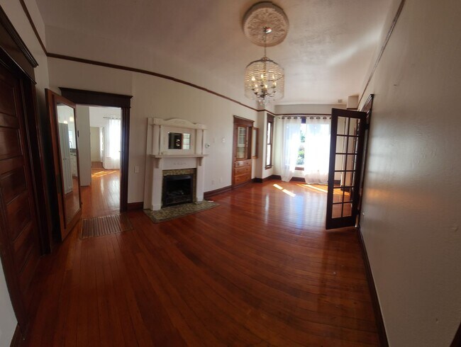 Building Photo - Islay Street  770-774