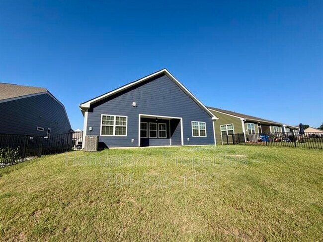 Building Photo - 125 Pampas Pl