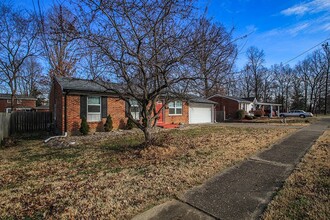 Building Photo - Completely Renovated 3 Bedroom 2 Bathroom ...