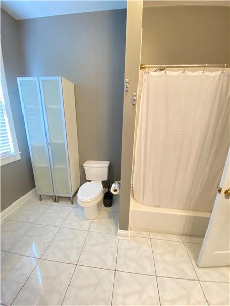 Building Photo - 503 Blair St