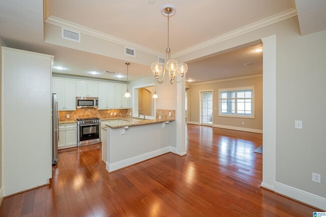 Building Photo - 350 19th St S