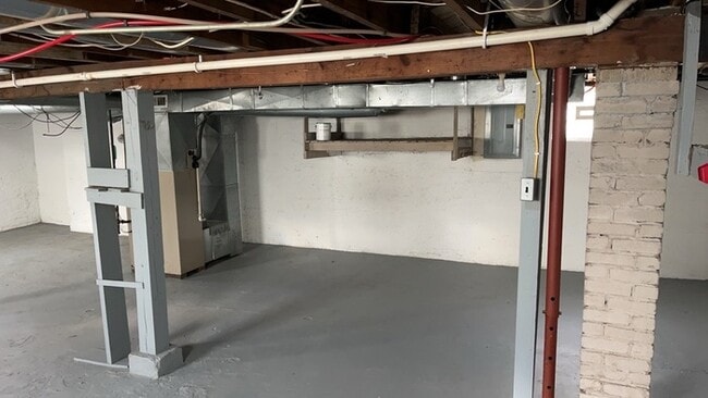 Building Photo - 1561 Sacramento Ave