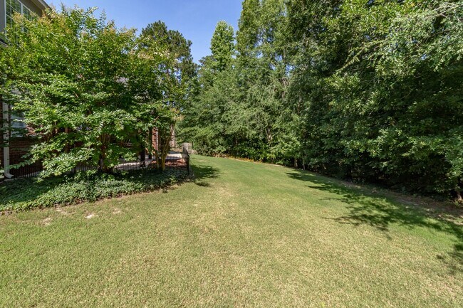 Building Photo - Private, 5 bedroom, 3.5 bath, Evans home-overlooking the woods!
