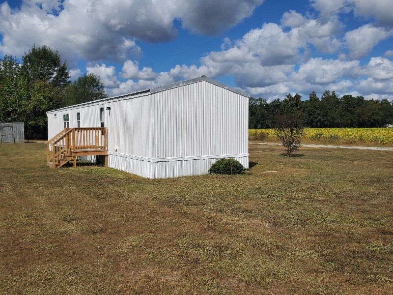 Building Photo - 2379C US13N