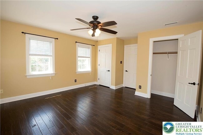 Building Photo - 1528 Wethersfield Dr