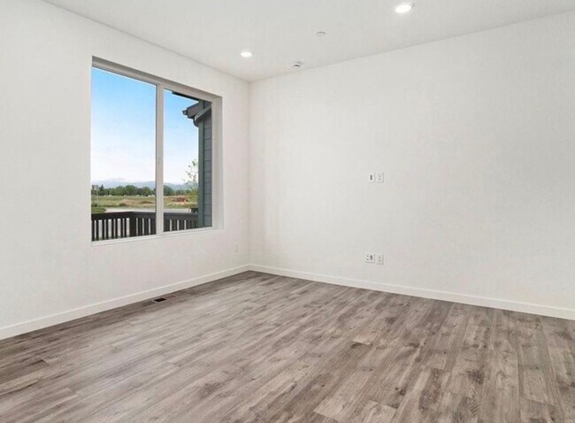 Building Photo - Efficient & Modern 2024-Built Townhome | Timnath | Available August 1st