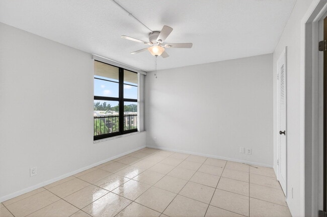 Building Photo - 12 Royal Palm Way
