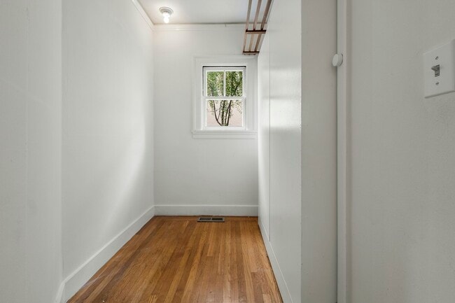 Building Photo - 2418 Marti Rae Ct