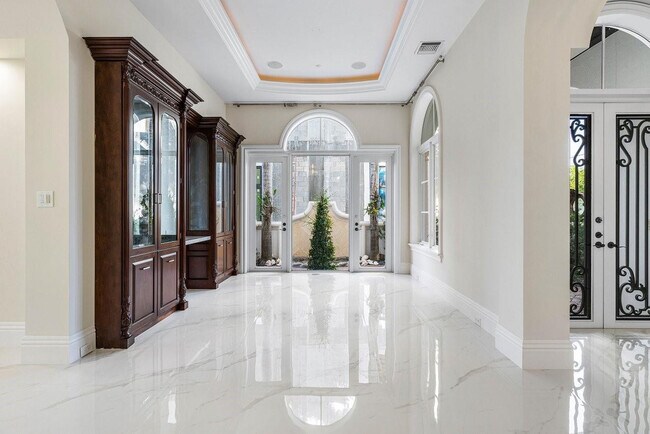 Building Photo - 549 NE 19th Ave