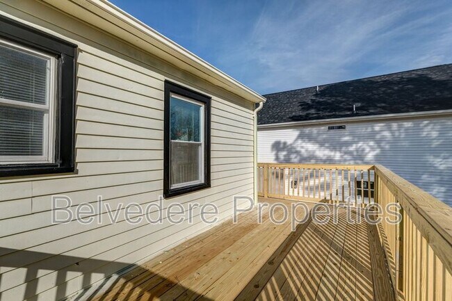 Building Photo - 709 Langford Ave