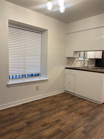 Building Photo - 2302 Mercedes Rd