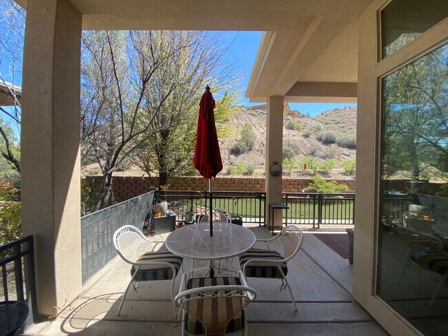 Building Photo - Unfurnished Home in Sunbrook!