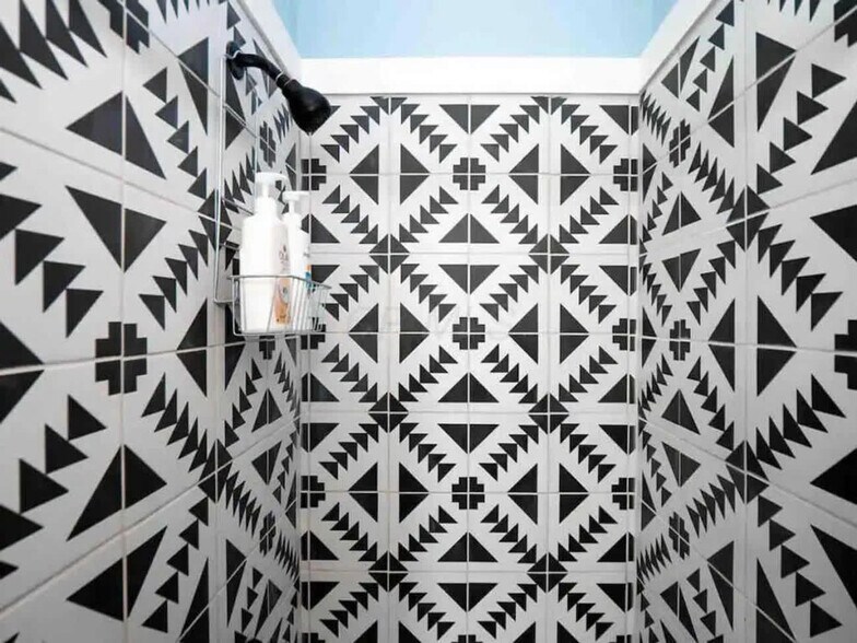 Building Photo - 1235 Highland St