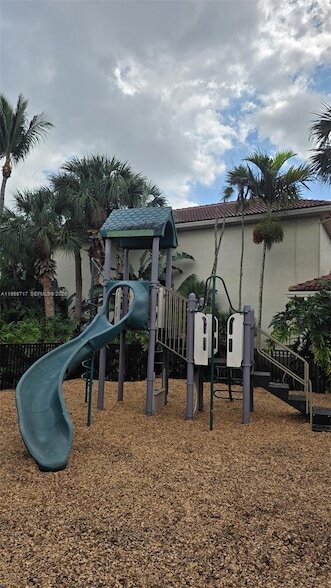 Building Photo - 15065 Michelangelo Blvd