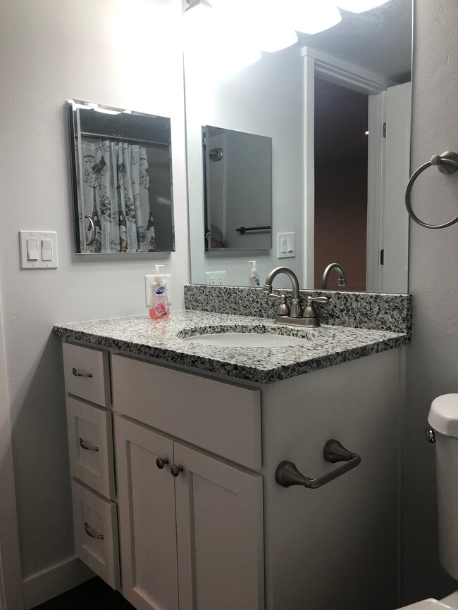 Building Photo - 1511 S 50 W