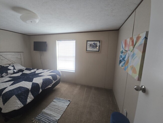 Building Photo - 790 N Broadway St