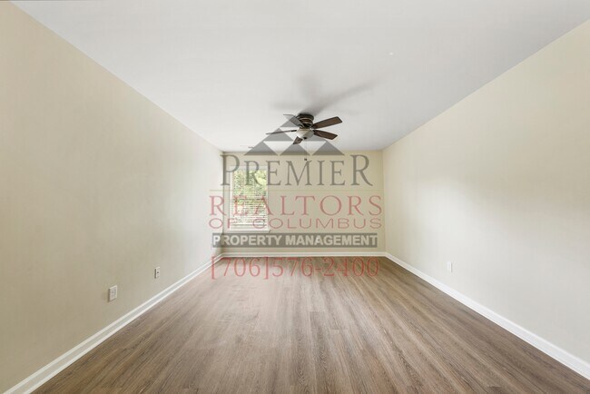 Building Photo - 306 Irish Ln
