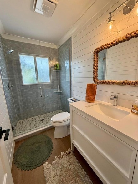 Building Photo - 1833 Pandora Dr