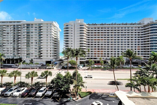 Building Photo - 5600 Collins Ave