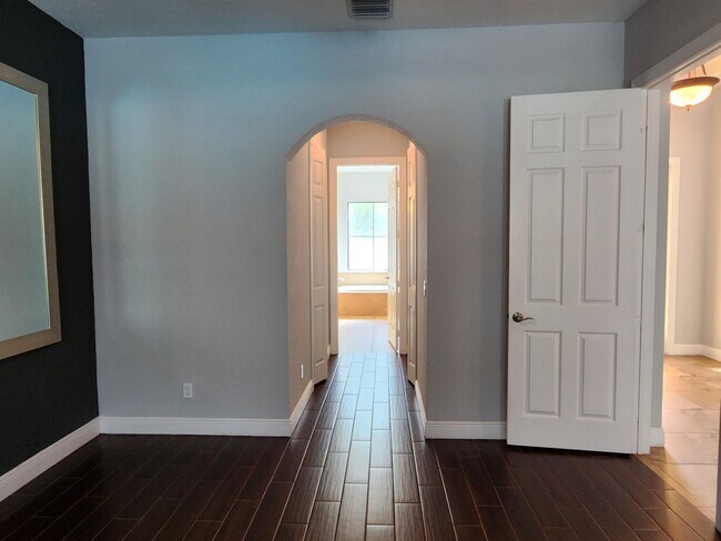 Building Photo - 2095 NW Diamond Creek Way