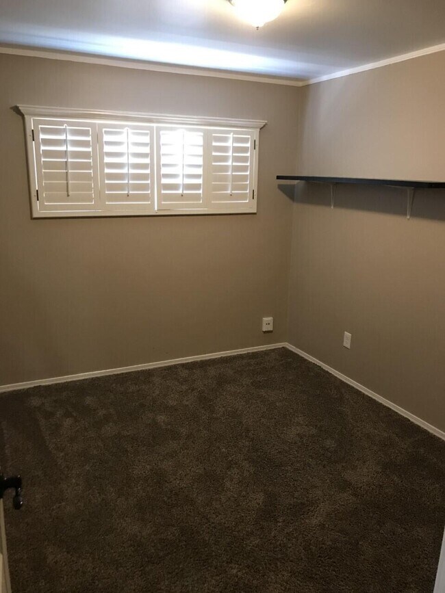 Building Photo - 7811 Cielo Vista Dr