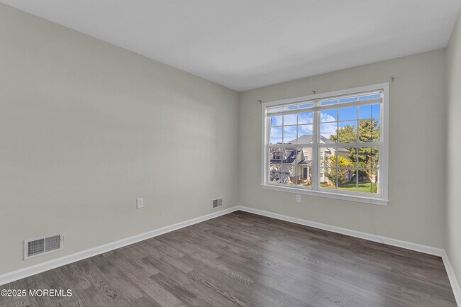 Building Photo - 20 Mulberry Ln