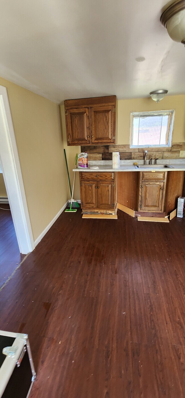 Building Photo - 274 N Main St