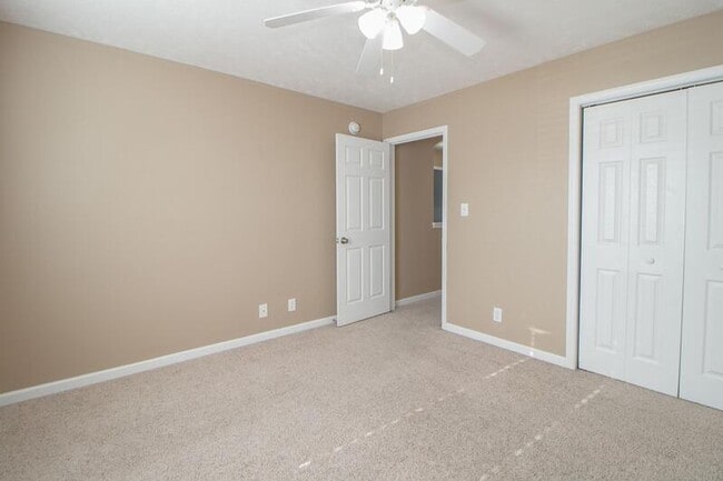 Building Photo - 1449 Mutual Dr