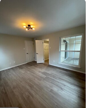 Building Photo - 1505 Lincoln Way