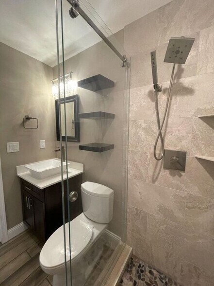 Guest Bathroom - 6006 NW 68th Ter