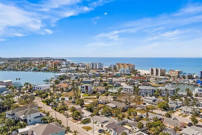Building Photo - Coastal Luxury Living Just Minutes from Madeira Beach - 3bed | 2 bath