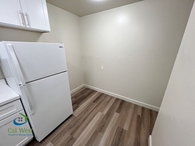 Building Photo - $2,495 - UPDATED 2 bedrooms/1 bathroom Upstairs Unit near Rose Garden!