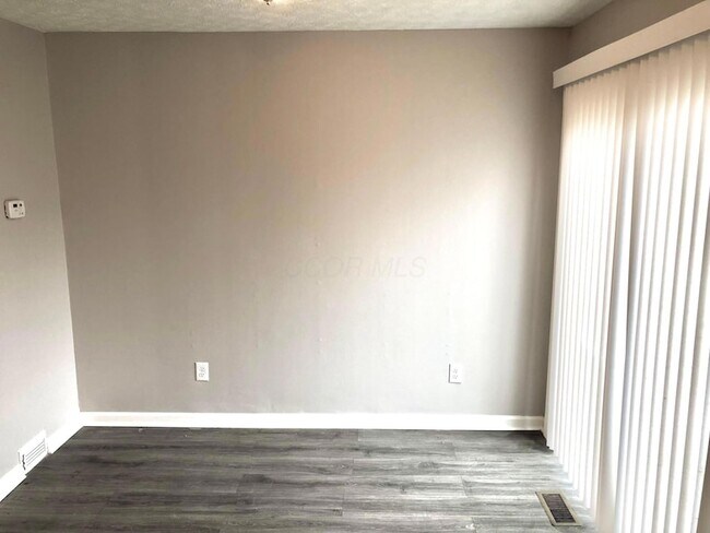 Building Photo - 5700 Crossing Ct