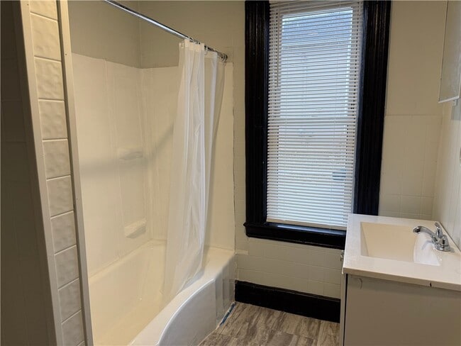 Building Photo - 710 Jay St